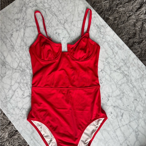 The Veronica - Ruby - Picture 3 of 5